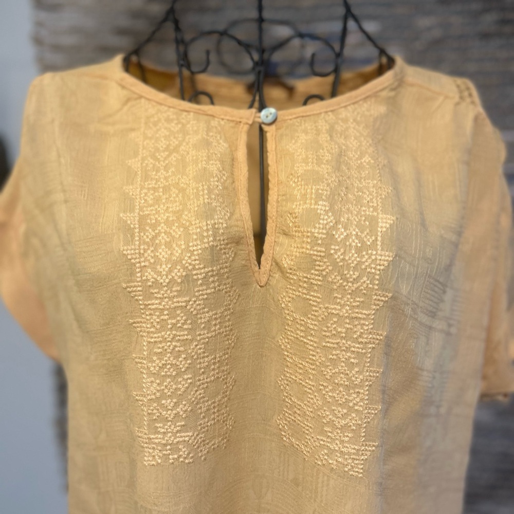 Democracy Elegant Yellow Women's Top - Picture 2 of 11